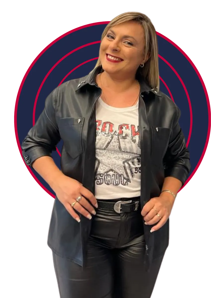 Caro Cuñé sonriendo, mentora en lanzamientos digitales
